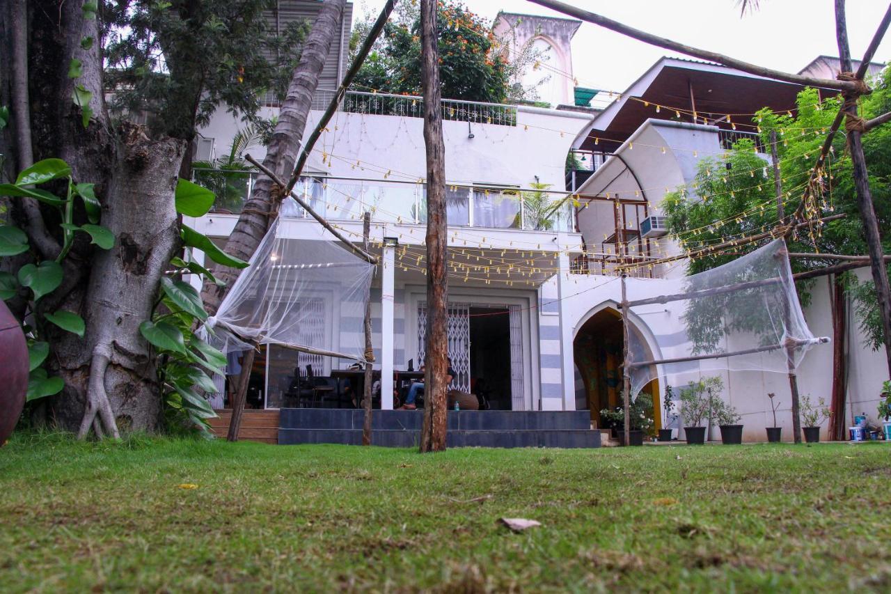 Хостел Urban Nomads Pune Riverside Colive Cowork Экстерьер фото