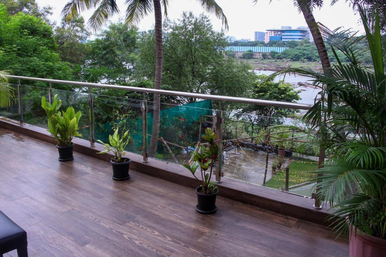 Хостел Urban Nomads Pune Riverside Colive Cowork Экстерьер фото