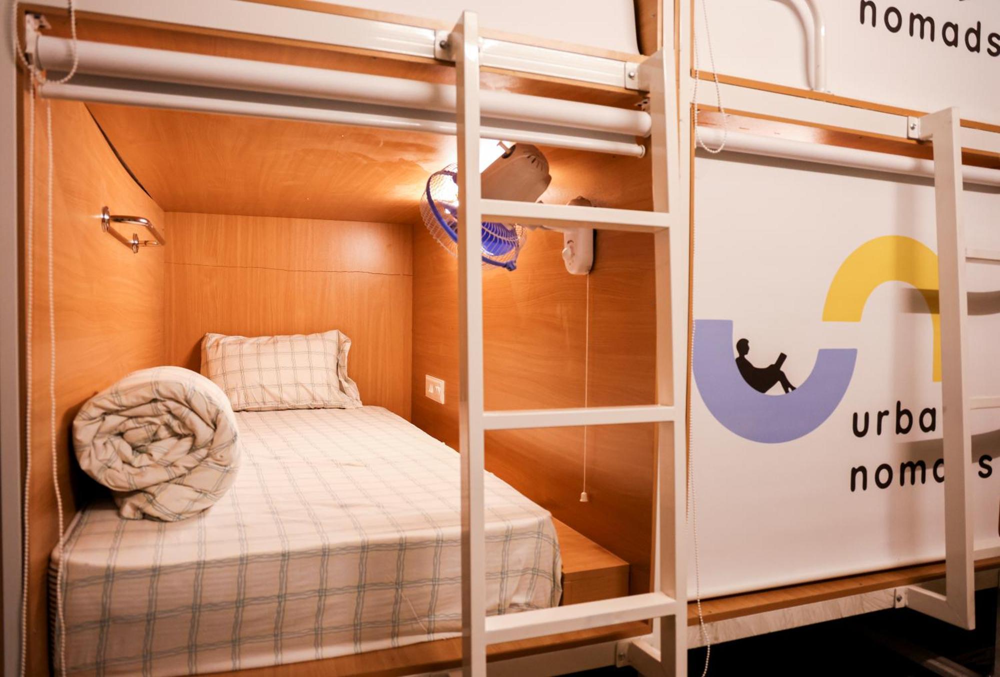 Хостел Urban Nomads Pune Riverside Colive Cowork Экстерьер фото