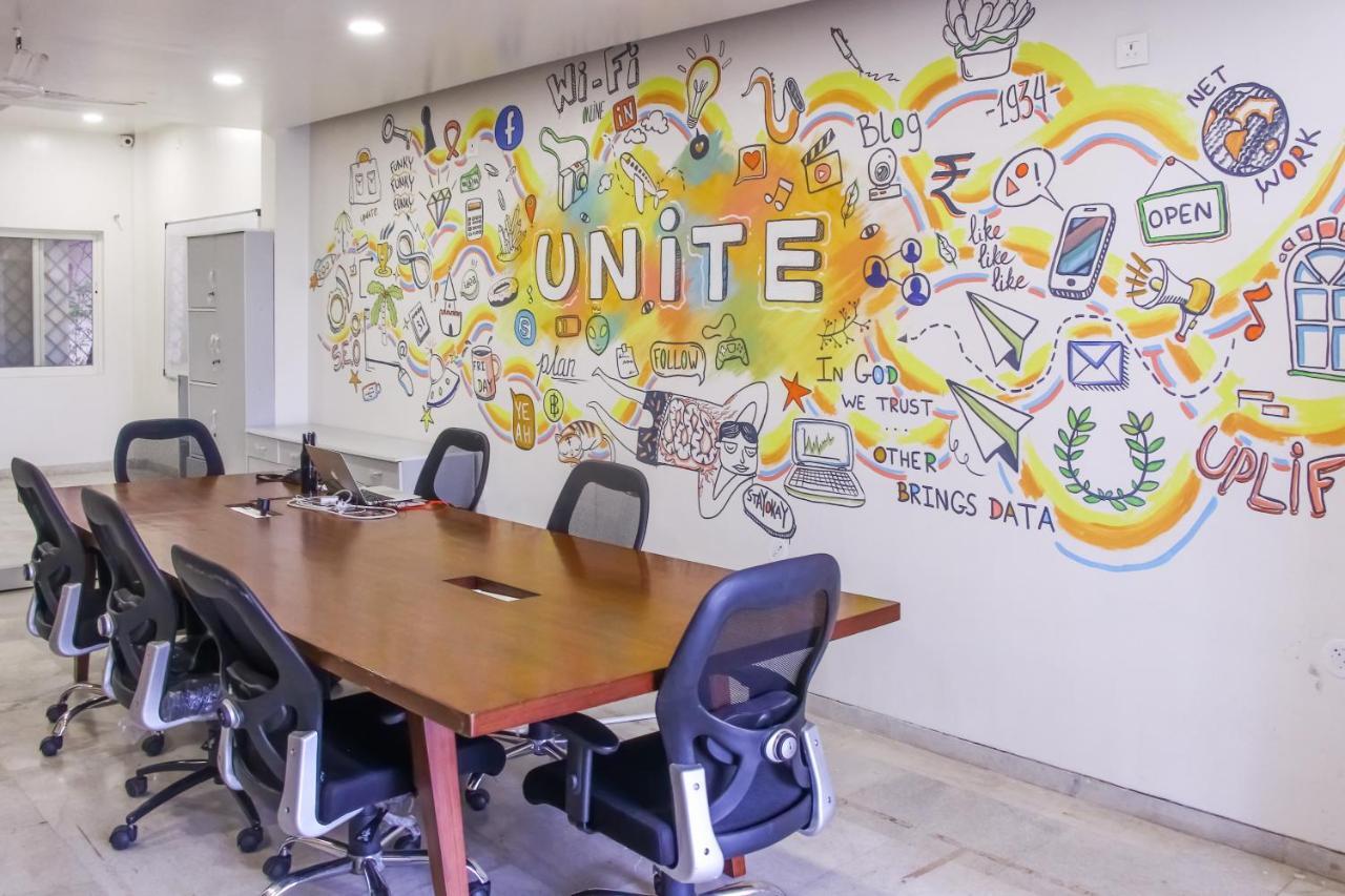Хостел Urban Nomads Pune Riverside Colive Cowork Экстерьер фото