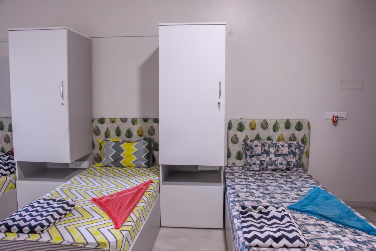 Хостел Urban Nomads Pune Riverside Colive Cowork Экстерьер фото